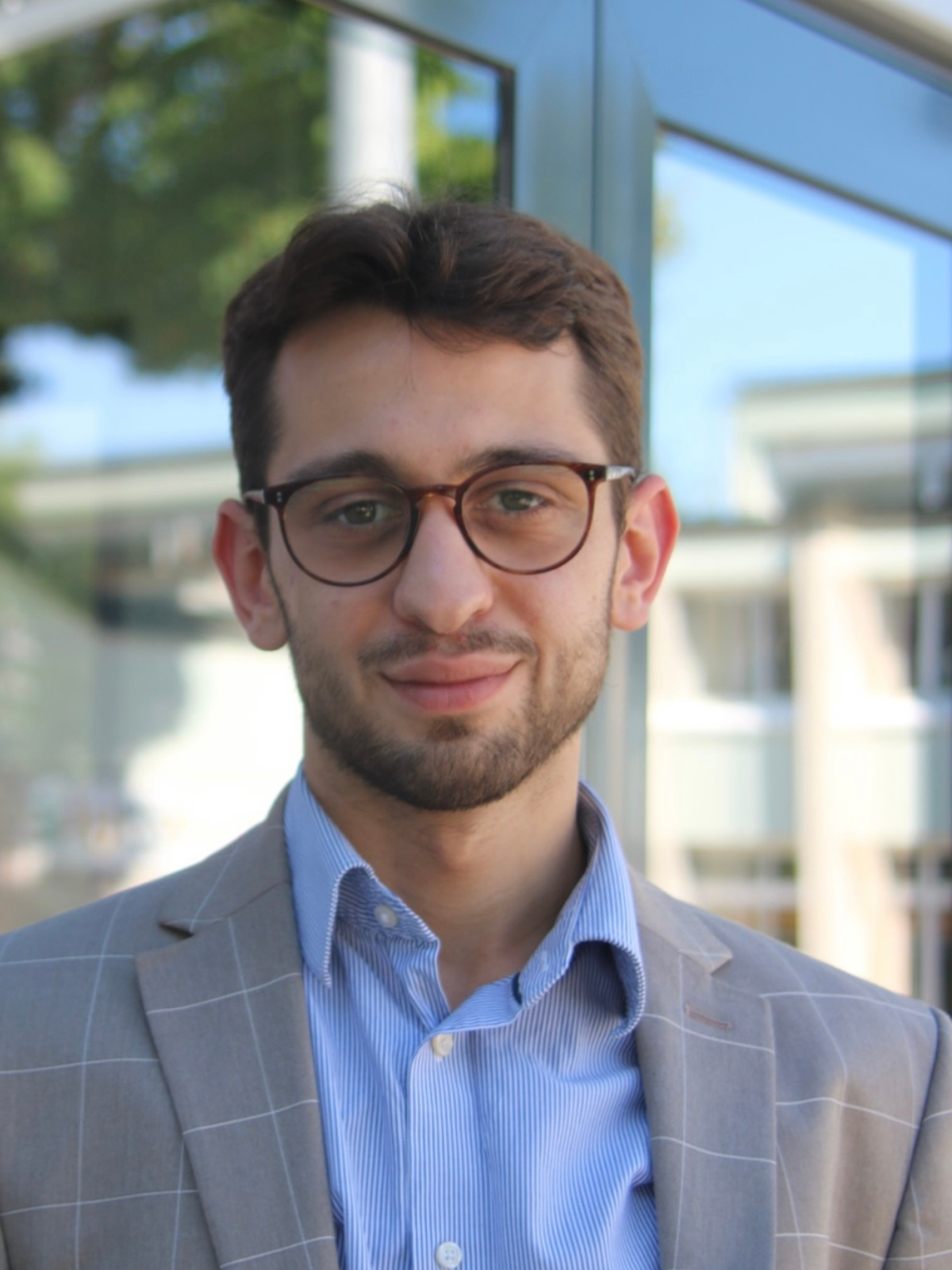 Janni Michailidis, Ansprechpartner für Pflegedienste bei Flegi